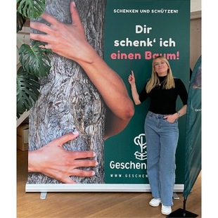 Inna Rieger vom ForestFinance-Team freut sich darauf Sie kennenzulernen!